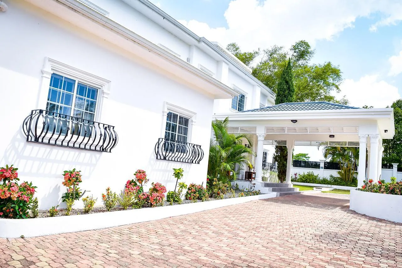 Jamgolia Place Mandeville Jamaica