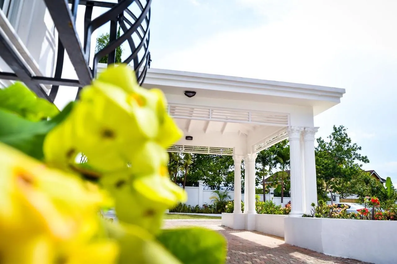 *** Bed & Breakfast Jamgolia Place Mandeville Jamaica