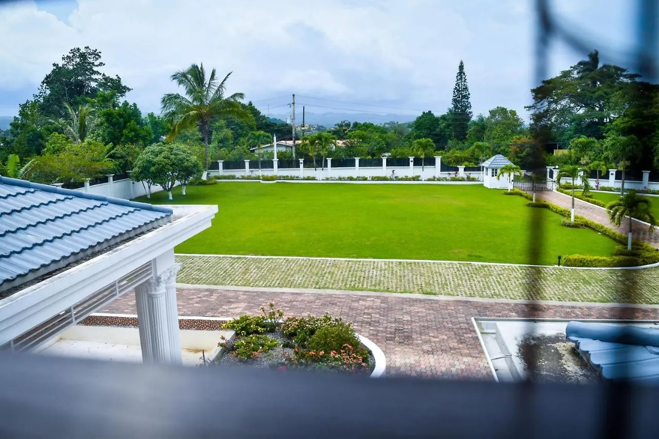 Jamgolia Place Mandeville Bed & Breakfast