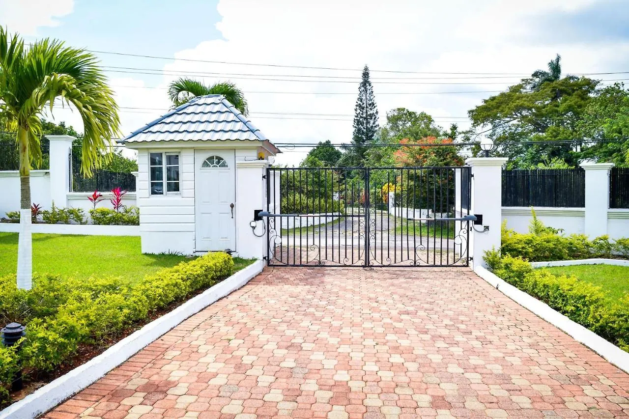 Jamgolia Place Mandeville Jamaica