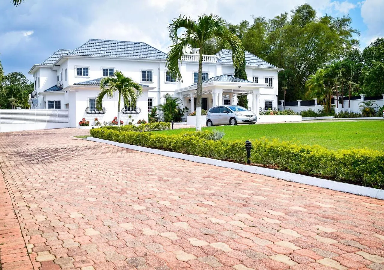Jamgolia Place Mandeville Bed & Breakfast